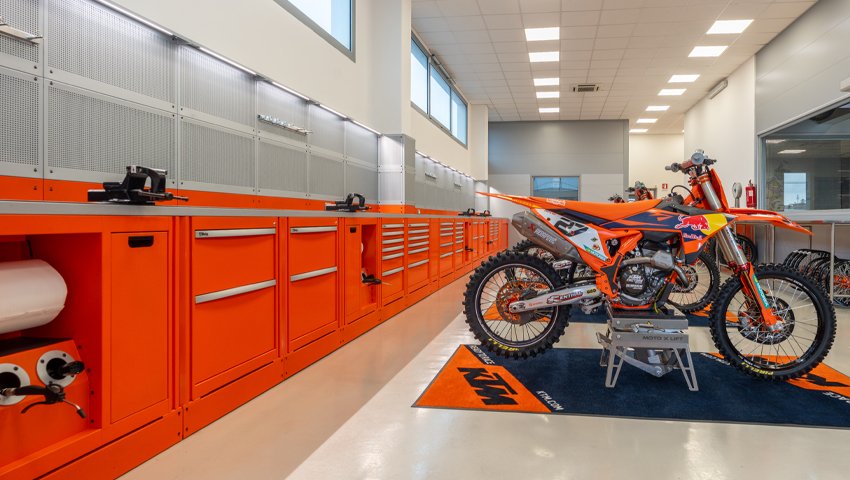Workshop furniture workshop cabinets and custom storage solutions with 3D Beta tools in a bright space
