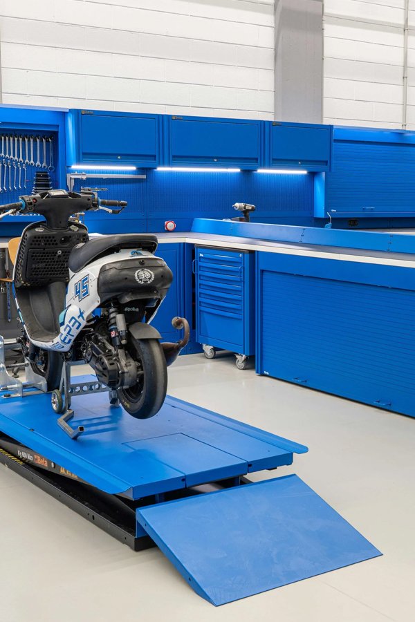 Mobili da officina 3D Armadi da officina Beta e soluzioni per lo stoccaggio degli attrezzi in uno spazio ben organizzato