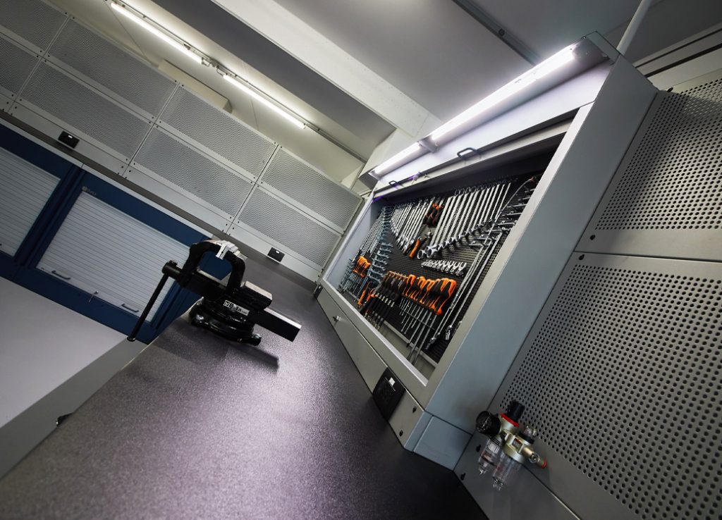 Mobili da officina e banchi da lavoro organizzati di 3D Beta per soluzioni efficienti e ordinate di armadi da officina