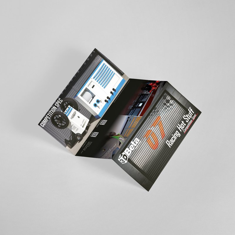 La brochure dei mobili per officina presenta le specifiche tecniche dei prodotti Delta e i dettagli degli armadi per officina Beta in 3D