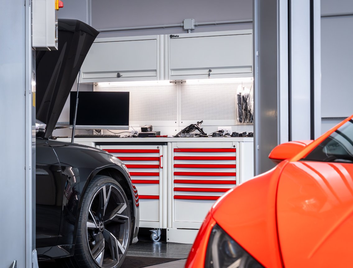 Mobili da officina Armadi Beta 3D e soluzioni per il deposito di attrezzi per garage professionali