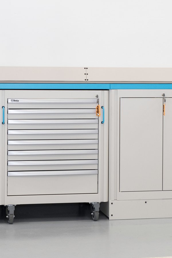 Mobili da officina con cassetti multipli e armadietti sicuri di 3D Beta per negozi professionali