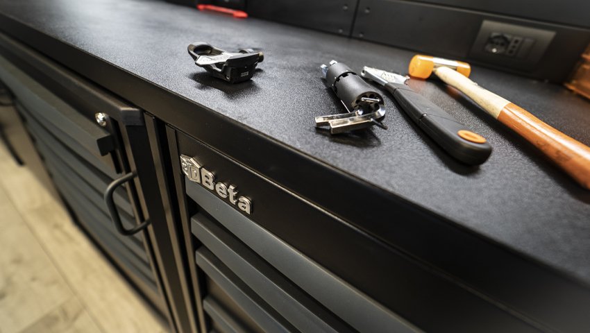 Mobili per officina Armadio 3D Beta con attrezzi per bicicletta attrezzi manuali e parti di ricambio ideale per lo stoccaggio in officina