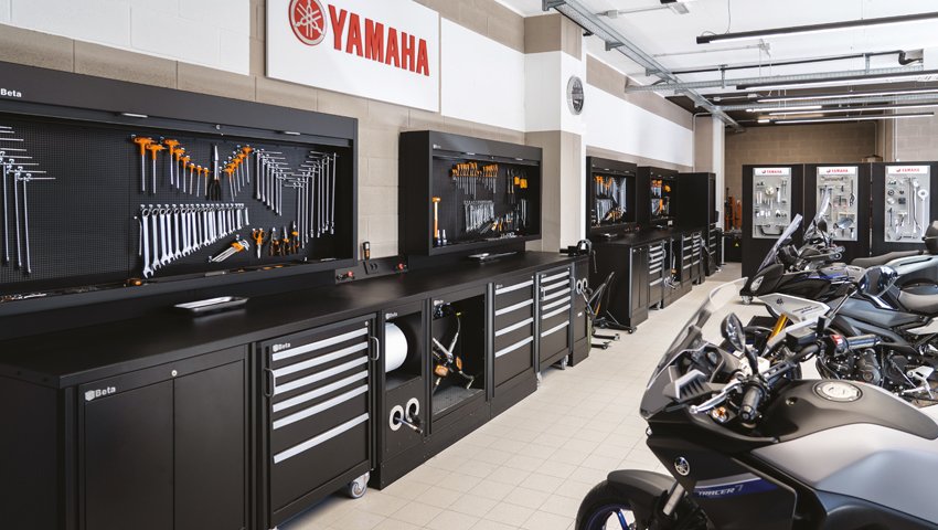 Arredo per officina arredamento officine mobili per officina con armadi 3D Beta in evidenza