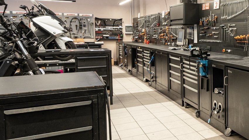 I mobili per officina e gli armadi per officina personalizzati organizzano gli spazi con soluzioni Beta 3D per l'efficienza