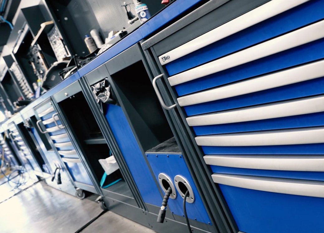 Armadi per officina con cassetti e prese di corrente di 3D Beta ideali per l'organizzazione professionale