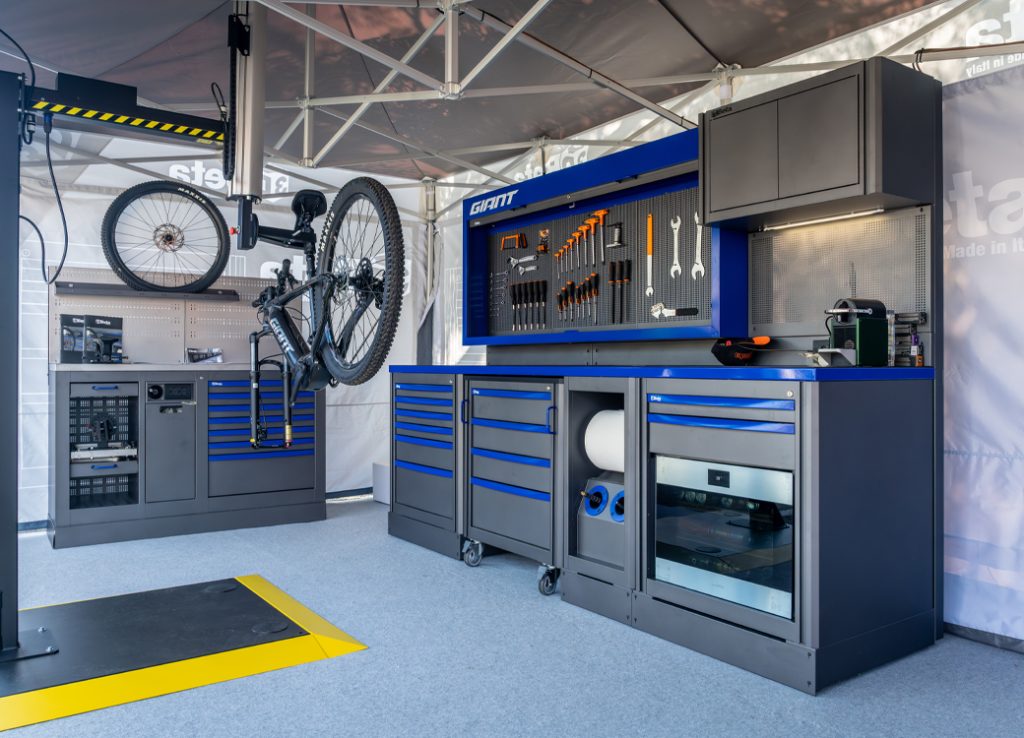 Mobili da officina armadi da officina 3D Beta mobili da officina personalizzati per spazi di riparazione moderni