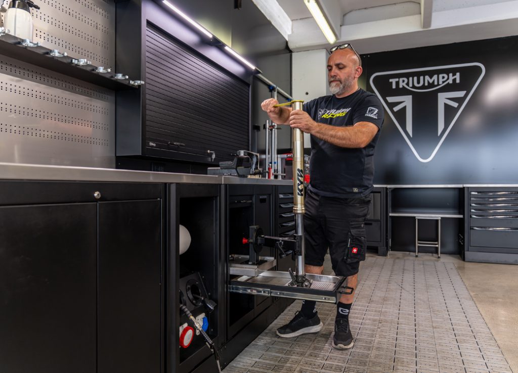 Arredamento e stoccaggio nell'officina Officina Motorsport Jet Triumph Zanardo con unità 3D Beta