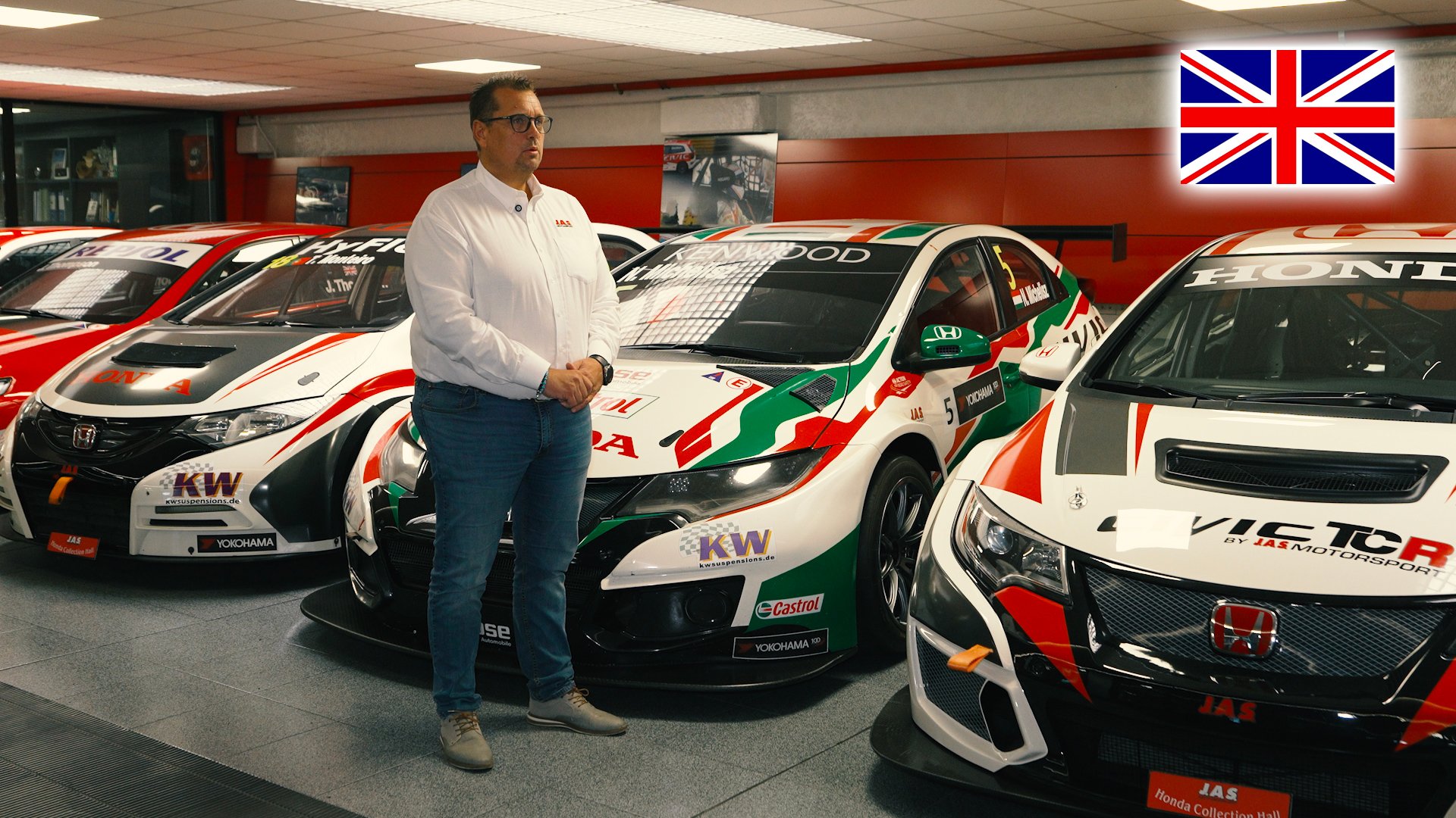I mobili da officina valorizzano lo spazio con gli armadi da officina personalizzati in 3D Beta visibili in una scena di garage