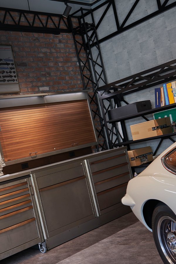 Mobili da officina Armadi da officina 3D Beta e unità di stoccaggio personalizzate in uno spazio di lavoro in garage di qualità superiore